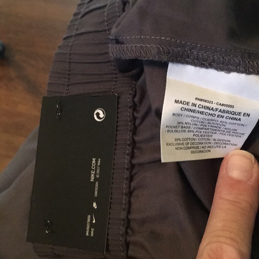 NWT Nike Men’s Joggers Dark Gray Medium - Picture 8 of 8